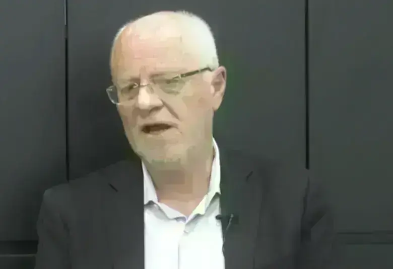 Which acute medications work best with  eptinezumab when it comes to managing chronic migraine +/- medication overuse headache (MOH) patients?